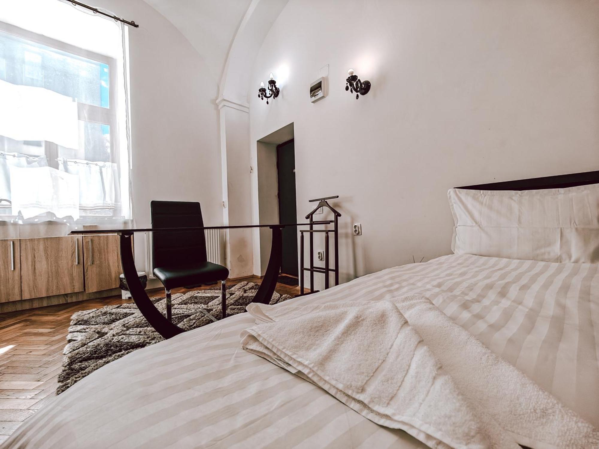 Berindei Studio - City Center - Private Parking Клуж-Напока Екстер'єр фото